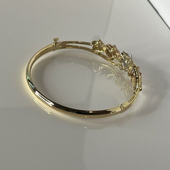 14k Tri-color Plumeria Hinged Bangle - Picture 10 of 14